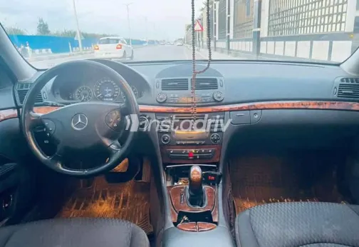 مرسيدس E 200 2005 أبيض مستعملة للبيع - 1