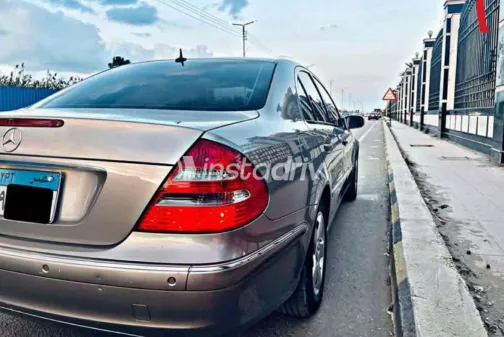 مرسيدس E 200 2005 أبيض مستعملة للبيع - 2