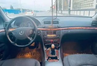 مرسيدس E 200 2005 أبيض مستعملة للبيع