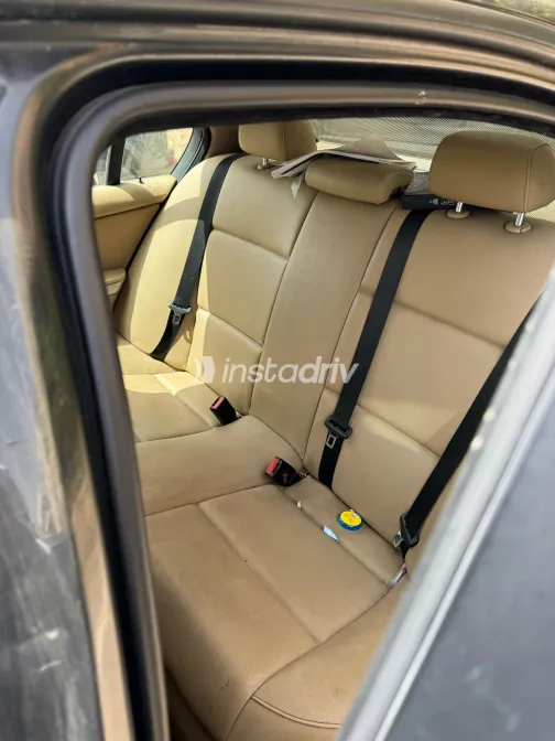 بي ام دبليو 320 2006 أبيض مستعملة للبيع - 2