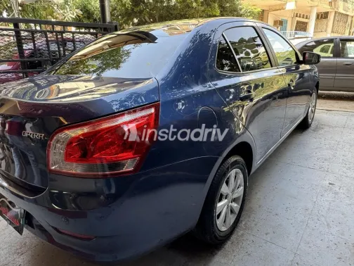 شيفروليه أوبترا 2019 أزرق غامق مستعملة للبيع - 2