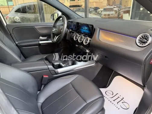 مرسيدس GLA 200 2022 أبيض مستعملة للبيع - 2