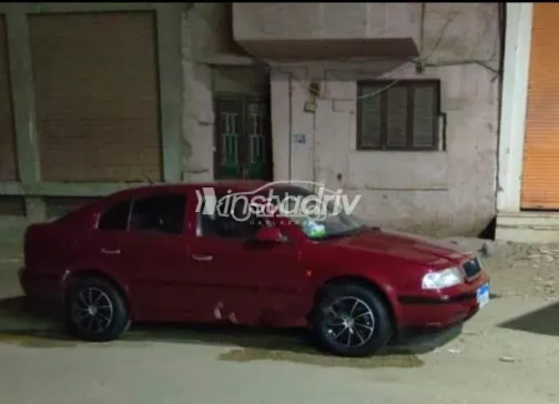 سكودا اوكتافيا A4 1998 أحمر غامق مستعملة للبيع - 2