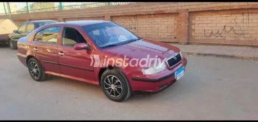 سكودا اوكتافيا A4 1998 أحمر غامق مستعملة للبيع - 3