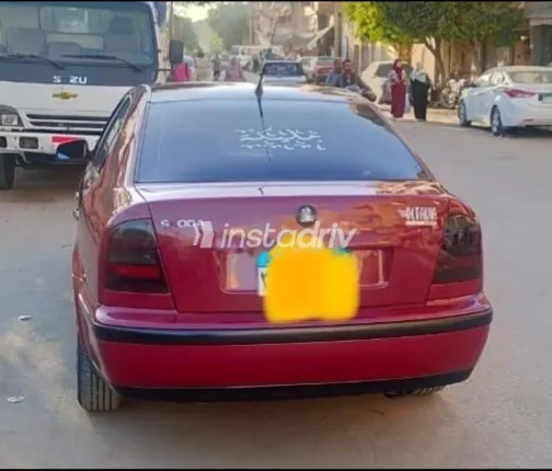 سكودا اوكتافيا A4 1998 أحمر غامق مستعملة للبيع - 4