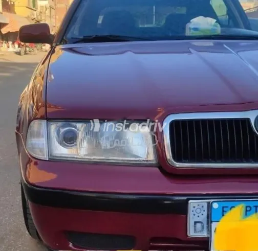 سكودا اوكتافيا A4 1998 أحمر غامق مستعملة للبيع - 6