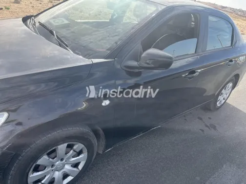 بيجو 301 2015 أسود مستعملة للبيع - 5