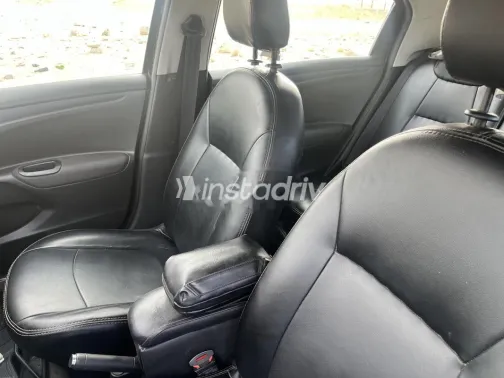 بيجو 301 2015 أسود مستعملة للبيع - 6