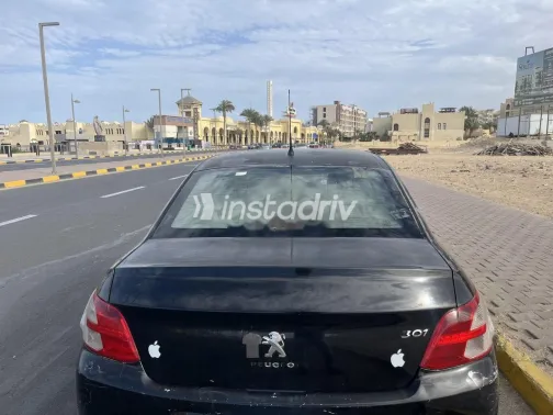 بيجو 301 2015 أسود مستعملة للبيع - 8