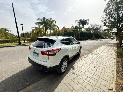 Nissan Qashqai 2016 White Used for Sale - 2