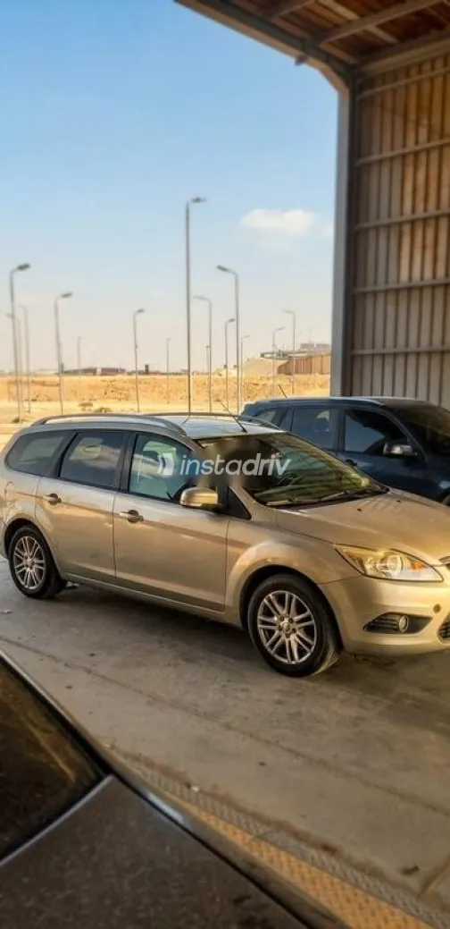 Ford Focus 2010 Champagne Used for Sale - 1