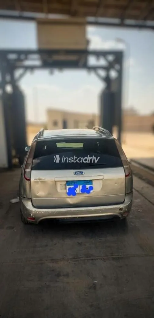 Ford Focus 2010 Champagne Used for Sale - 2