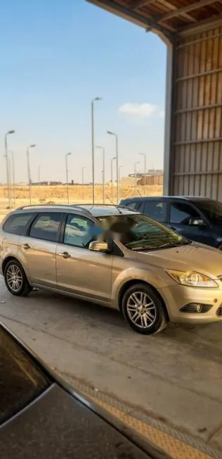 Ford Focus 2010 Champagne Used for Sale