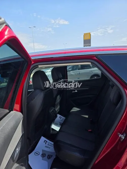 Peugeot 3008 2021 Red Used for Sale - 4