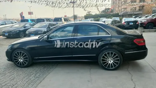 Mercedes E 250 2010 Black Used for Sale - 3