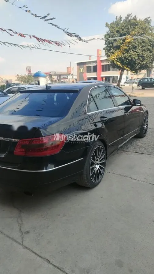 Mercedes E 250 2010 Black Used for Sale - 7