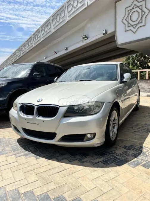 BMW 318 2011 Silver Used for Sale - 1