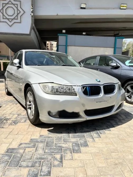BMW 318 2011 Silver Used for Sale - 3