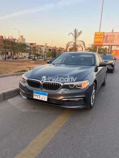 بي ام دبليو 520 2019 رمادي مستعملة للبيع - 3