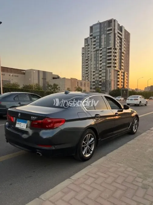 بي ام دبليو 520 2019 رمادي مستعملة للبيع - 4
