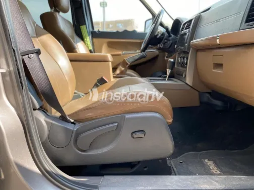 Jeep Grand Cherokee 2012 Gold Used for Sale - 5