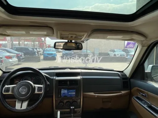 Jeep Grand Cherokee 2012 Gold Used for Sale - 10