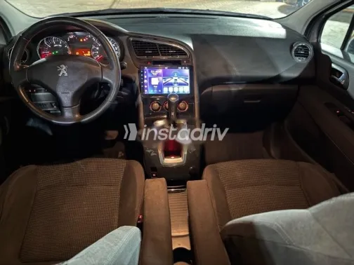 Peugeot 5008 2017 Gold Used for Sale - 5