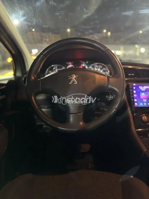 Peugeot 5008 2017 Gold Used for Sale - 6