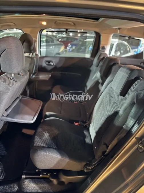 Peugeot 5008 2017 Gold Used for Sale - 9