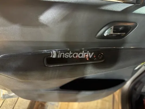 Peugeot 5008 2017 Gold Used for Sale - 10