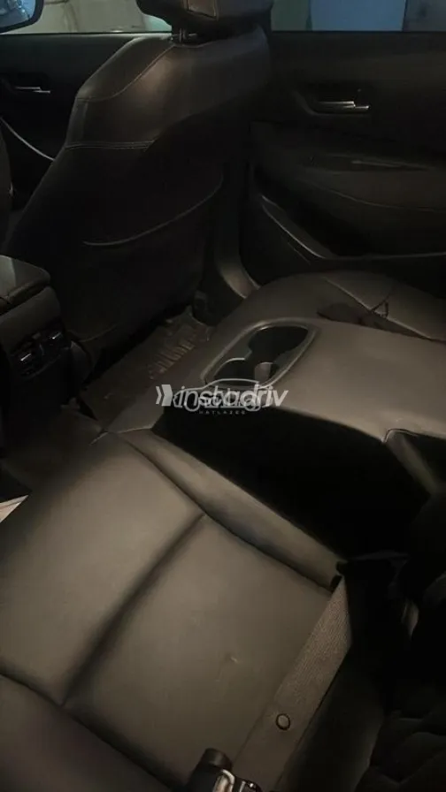 تويوتا كورولا 2021 أبيض مستعملة للبيع - 2