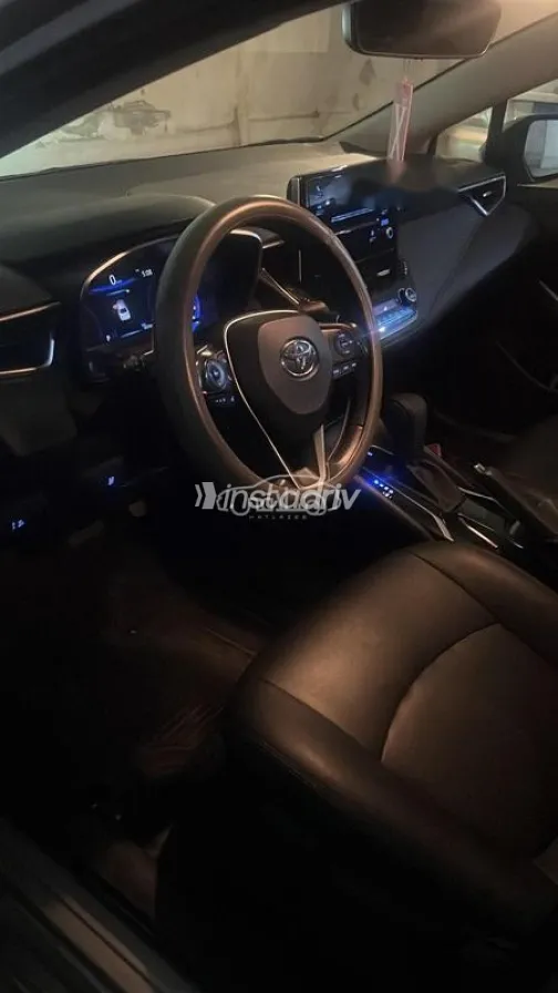 تويوتا كورولا 2021 أبيض مستعملة للبيع - 6