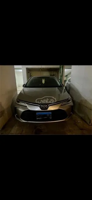 تويوتا كورولا 2021 أبيض مستعملة للبيع