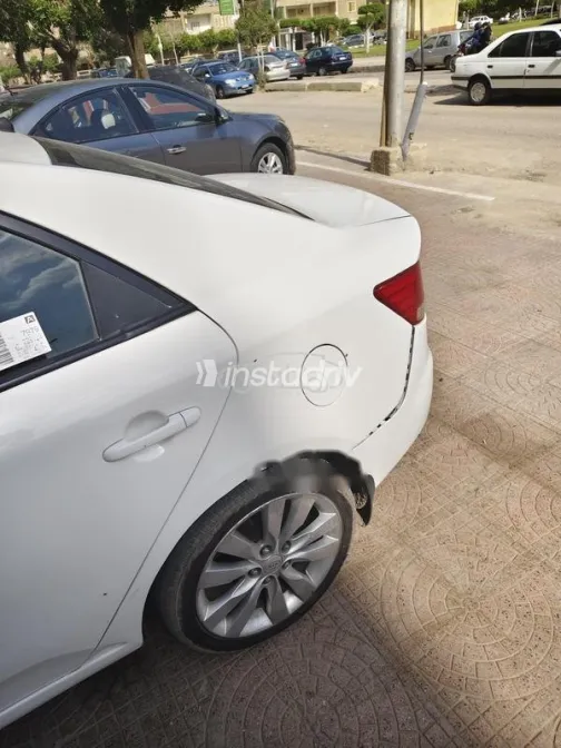 كيا سيراتو 2013 أبيض مستعملة للبيع - 5