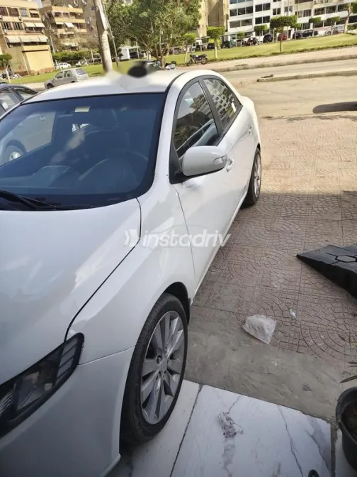 كيا سيراتو 2013 أبيض مستعملة للبيع - 6