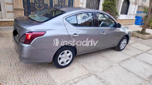 نيسان صنى 2019 رمادي مستعملة للبيع - 6