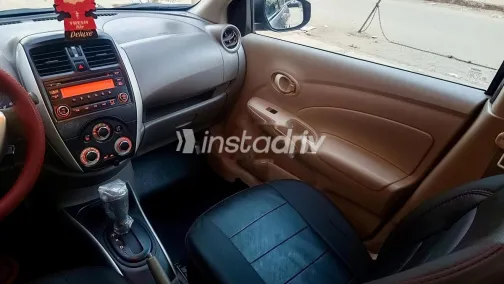 نيسان صنى 2019 رمادي مستعملة للبيع - 9