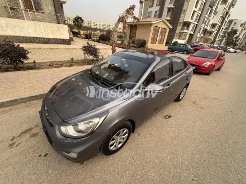 هيونداي اكسنت RB 2015 رمادي مستعملة للبيع - 2