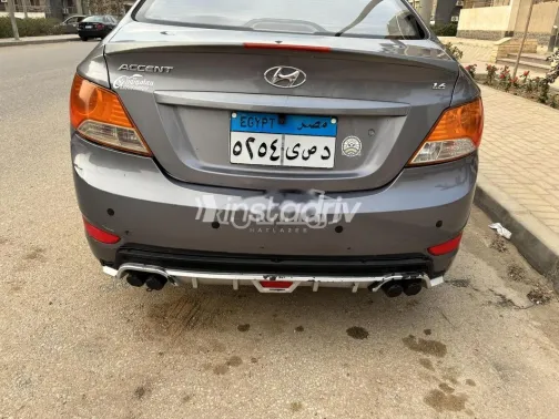 هيونداي اكسنت RB 2015 رمادي مستعملة للبيع - 6
