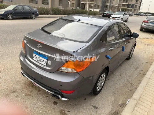 هيونداي اكسنت RB 2015 رمادي مستعملة للبيع - 8