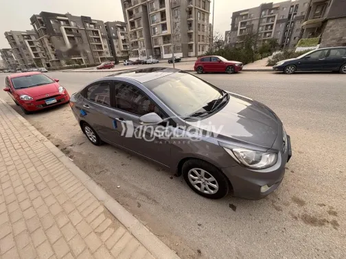 هيونداي اكسنت RB 2015 رمادي مستعملة للبيع - 10