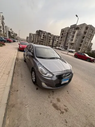 هيونداي اكسنت RB 2015 رمادي مستعملة للبيع