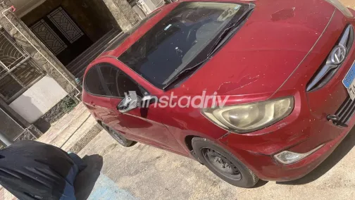 هيونداي اكسنت RB 2015 أحمر غامق مستعملة للبيع - 8