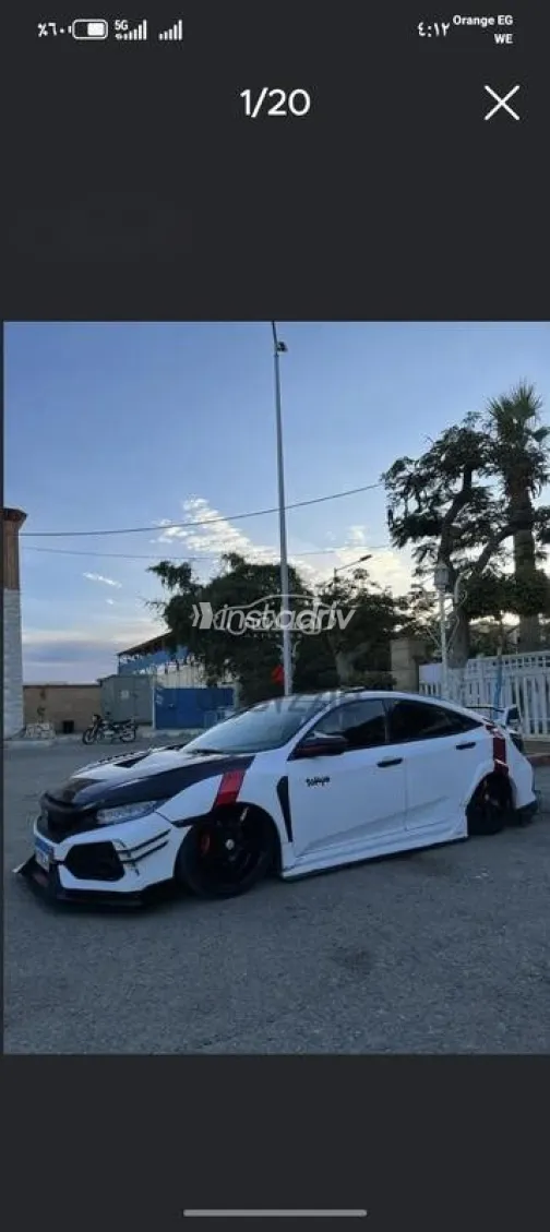 Honda Civic 2019 White Used for Sale - 1