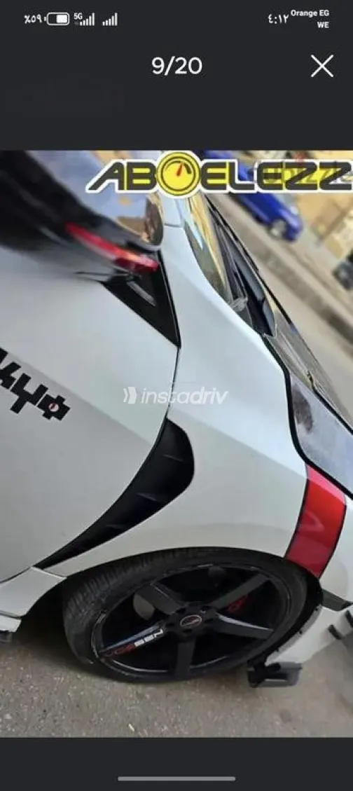 Honda Civic 2019 White Used for Sale - 9