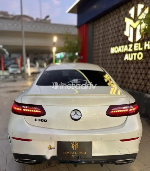Mercedes E 200 2021 White Used for Sale - 4