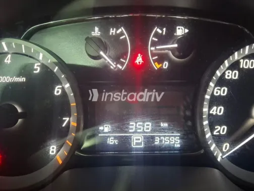 نيسان سنترا 2025 بني مستعملة للبيع - 2