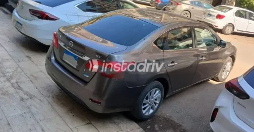 نيسان سنترا 2025 بني مستعملة للبيع - 3