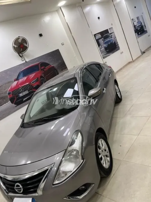 نيسان صنى 2022 رمادي مستعملة للبيع - 6
