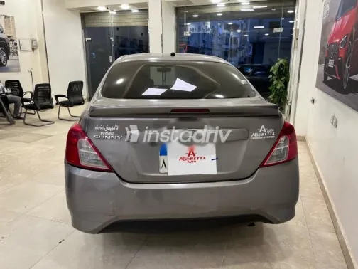 نيسان صنى 2022 رمادي مستعملة للبيع - 9